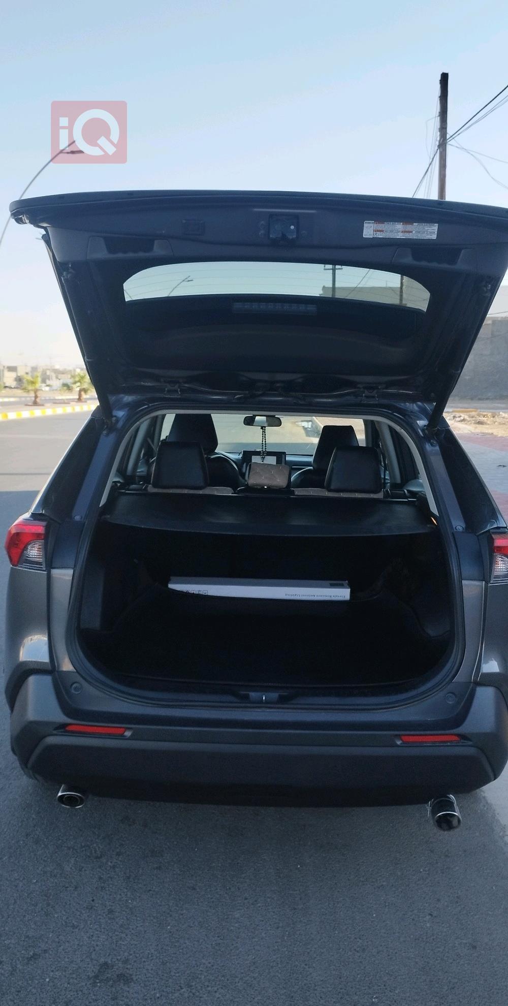 تۆیۆتا ڕاڤ 4